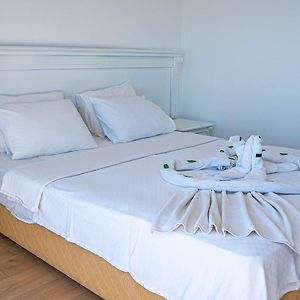 Honeymoon Beach Otel